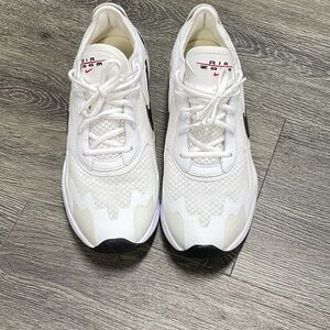 Nike White and Black Sneakers